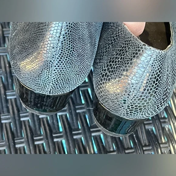 Ros Hommerson Women's Black Loafers - Picture 4 of 7